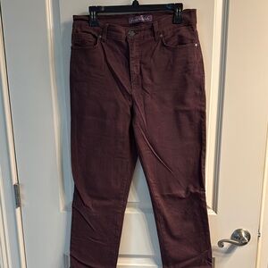 Gloria Vanderbilt “Amanda” Plum Jeans
